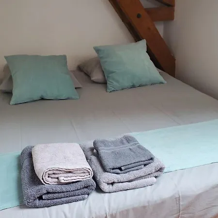 - Belle Maison De Village