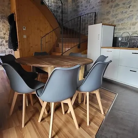 - Belle Maison De Village *